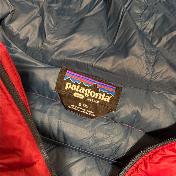 Patagonia Two-Tone Red and Blue Jacket - Picture 2 of 4